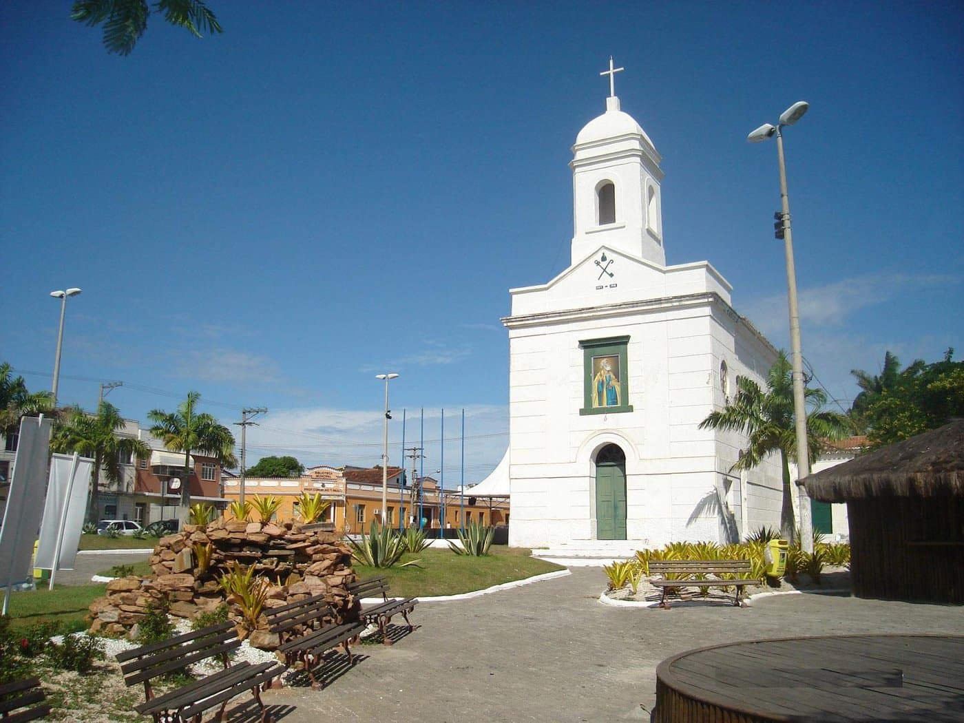 São Pedro da Aldeia - Praça da Igreja e Lagoa